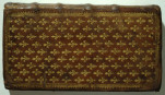 Reliure à fleurs de lys