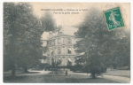 Château de la Vallée - vue sur la grille d'entrée vignette