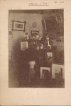 Collection des objets d'art rassemblés par E. Müller dans une pièce de son logement à Senlis vignette