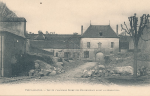 Précy - Vue de l'ancienne ferme des Montmorency avant la démolition vignette